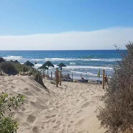 公寓 In Elviria Near 马尔韦利亚