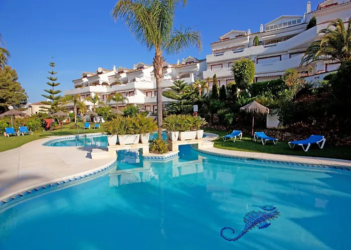 公寓 In Elviria Near 马尔韦利亚