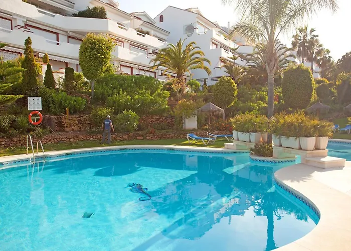 公寓 In Elviria Near 马尔韦利亚