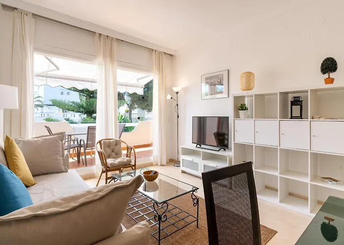 公寓 In Elviria Near 马尔韦利亚